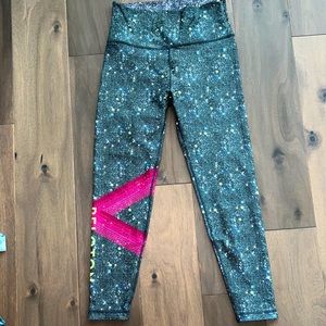 Peloton WITH Wear It To Heart Leggings Tights Black Pink XL